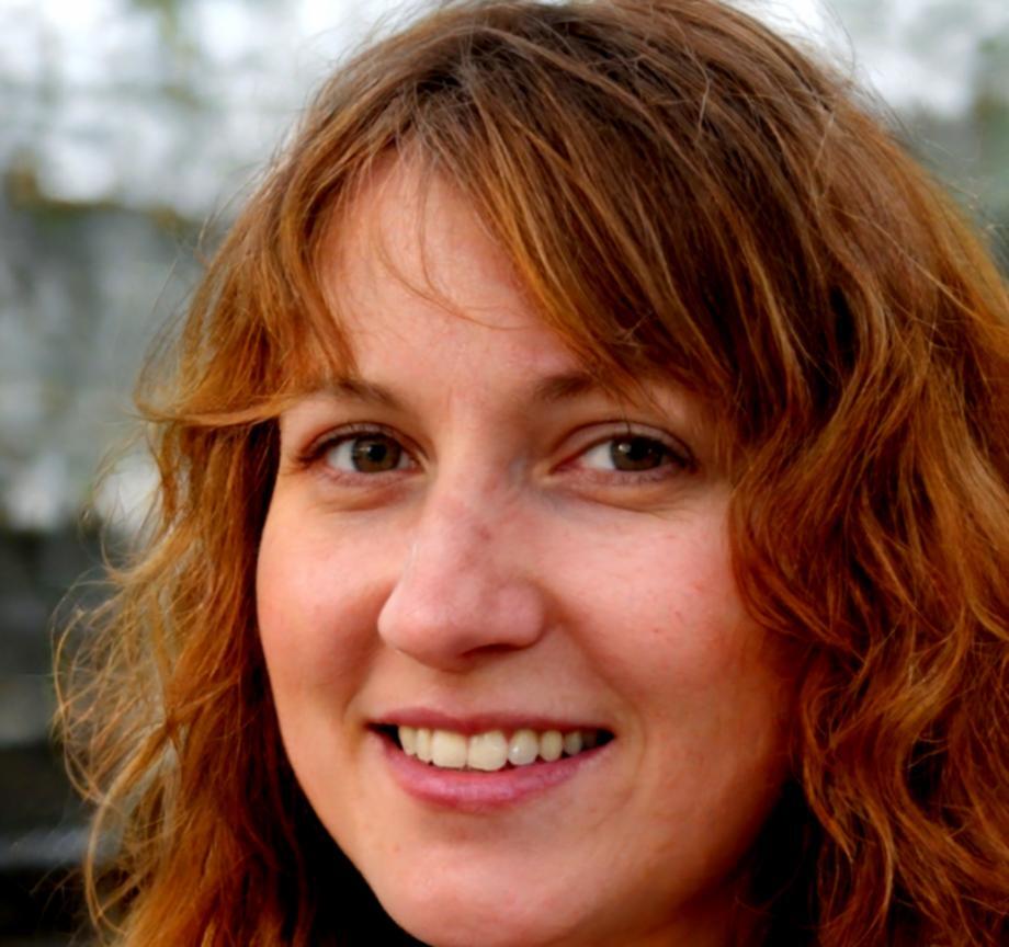 Dr. Sarah Müller, Leitende Portfoliomanagerin